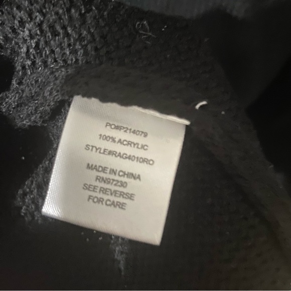 Distressed sweater - Picture 4 of 4